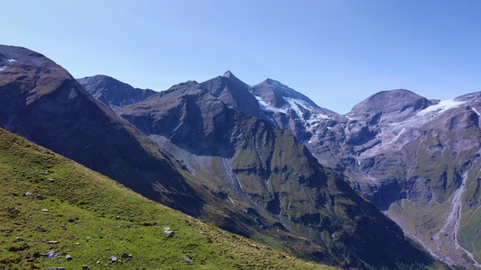 令人惊叹的奥斯特里亚大格洛克纳山脉空中景象视频