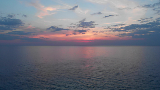 海洋夏季背景平静日落的广度景象视频