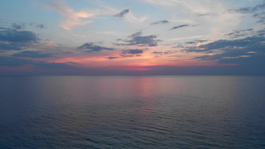 海洋夏季背景平静日落的广度景象26秒视频