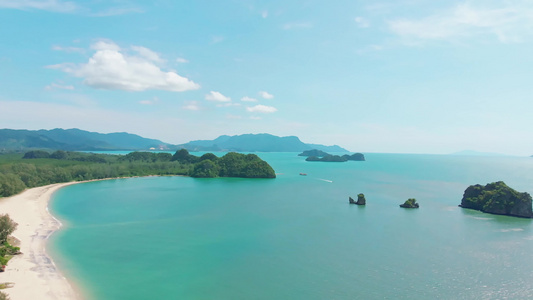 热带岛屿的海岸全景视频