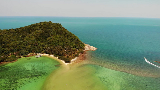 空中无人机查看泰国帕岸岛小马岛异国情调的海岸全景景观视频