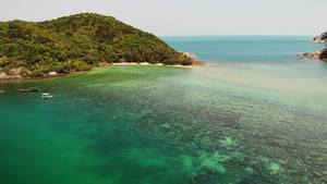 空中无人机查看泰国帕岸岛小马岛异国情调的海岸全景景观28秒视频