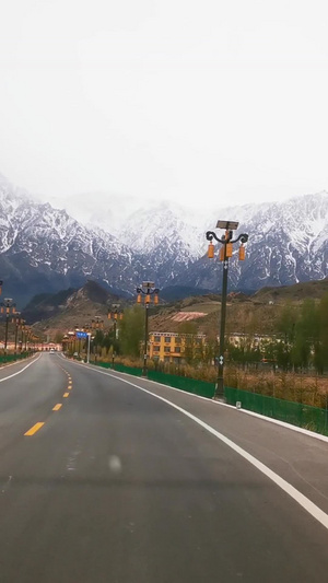自驾游行车视角旅拍雪山公路自然风光视频素材非都市42秒视频