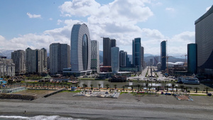 城市地貌从空中飞来的巴统现代建筑在黑海上豪华的乔治亚42秒视频