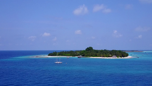 豪华海滨海滩假日的空中无人驾驶飞机性质以白沙底水蓝海视频