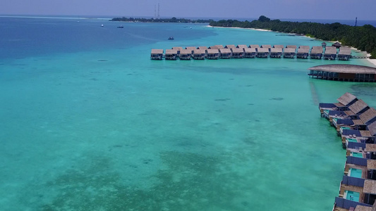 白沙背景蓝色泻湖的天堂海景海滩生活方式空中无人机旅行视频