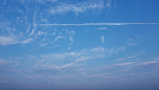 天空中形态各异的云实拍视频