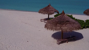 以蓝海和白沙为背景的天堂岛屿海滩探险之旅浏览无人驾驶11秒视频
