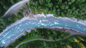 山河的空中航向26秒视频
