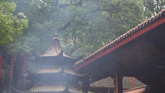 浙江杭州上天竺法喜禅寺香炉烟雾和鸟4K风景视频视频