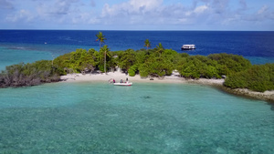 美丽海水白沙滩海岛度假航拍12秒视频