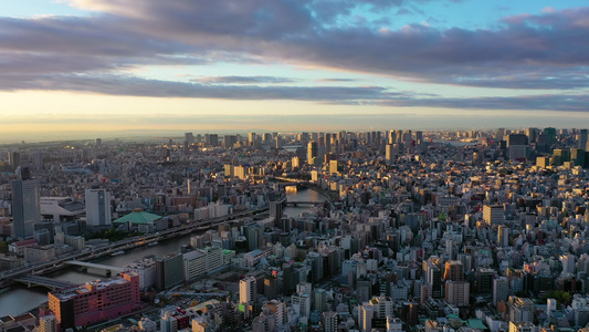 在东京城市建筑日出时日本视频