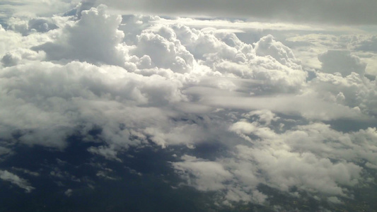 空中飞机内天空的视图视频