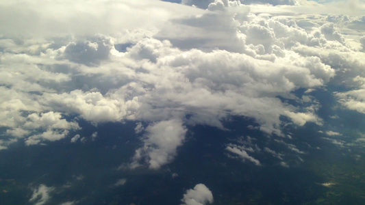 空中飞机内天空的视图视频