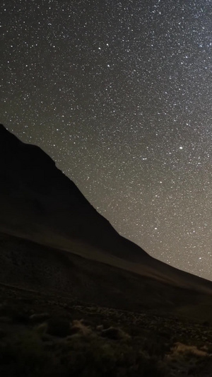 大山戈壁滩星空银河延时星空延时15秒视频