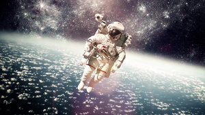 在地球背景下的外层空间宇航员10秒视频
