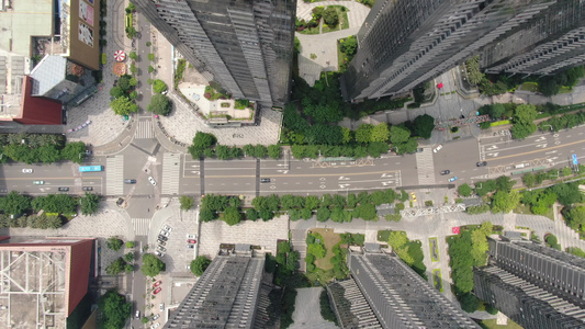 俯拍高楼中的城市大道交通视频视频