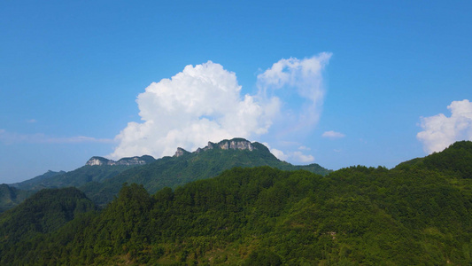 贵州乡村风景实拍大山蓝天白云视频