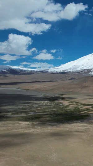 航拍昆仑山脉雪山之父慕士塔格峰风光视频帕米尔高原47秒视频