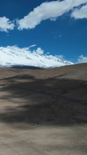 航拍昆仑山脉雪山之父慕士塔格峰风光视频风景名胜47秒视频