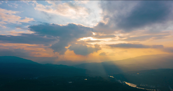 4k航拍夕阳阳光透过云层风光 视频