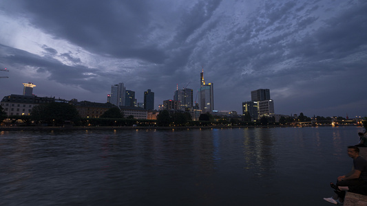 夜空时折叠的天线视频