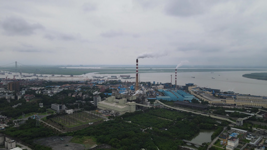 城市工业生产工厂厂房航拍视频