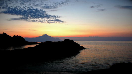 日出在海山之间视频