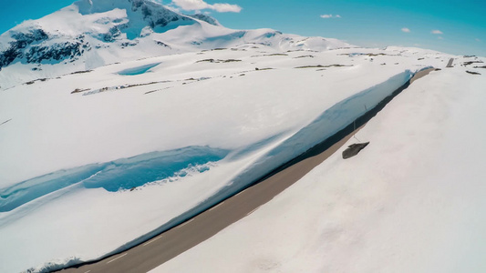 挪威高雪墙高雪墙的山地公路视频