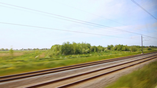 火车在移动高速铁路视图高速列车移动列车视频