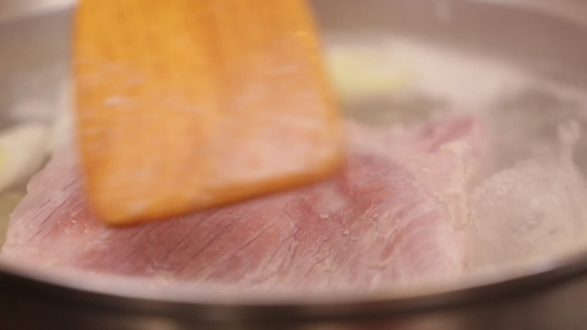 葱姜水煮五花肉视频
