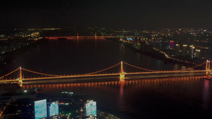 航拍武汉城市灯光秀下的桥梁19秒视频