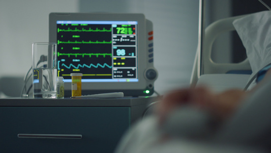 心率监测器显示生命体征视频