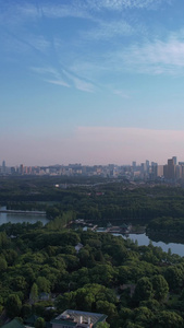 航拍湖北5A级地标名胜东湖风景区湖景风光素材城市素材视频