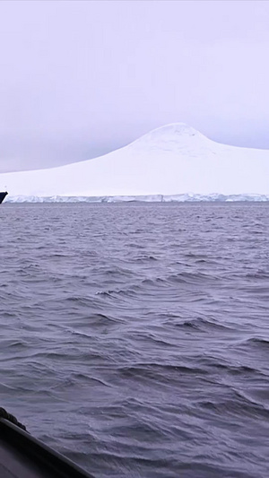 乘坐橡皮艇登陆南极大陆全球变暖4秒视频