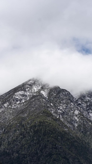 贡嘎雪山延时拍摄蜀山之王9秒视频