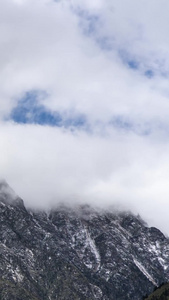 贡嘎雪山延时拍摄蜀山之王视频