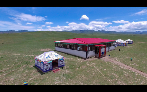 甘肃甘南藏地夏河桑科草原4K航拍视频视频