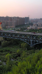 航拍南京长江大桥车流铁路火车驶过货运火车视频