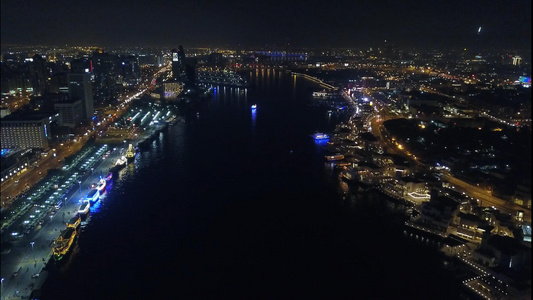 迪拜河两岸夜景航拍1080p视频