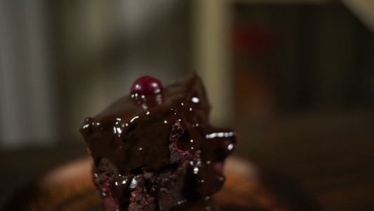 巧克力蛋糕樱桃布朗尼蛋糕巧克力布朗尼蛋糕视频
