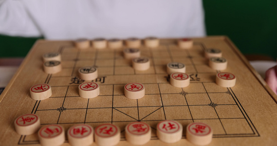 中国象棋下棋手部特写视频