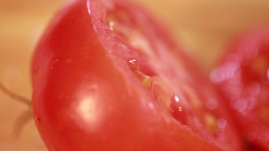 特写切开的番茄西红柿视频