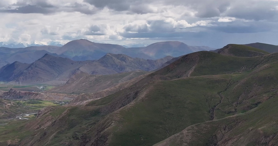 航拍西藏珠峰山脉风光视频