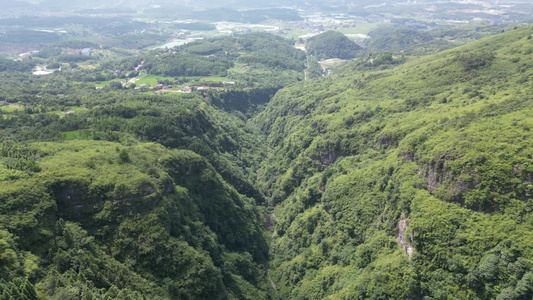 航拍大自然青山山谷风景 视频