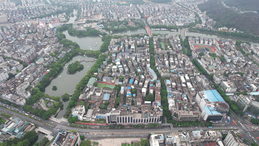 夏季城市雨季来临云层航拍视频