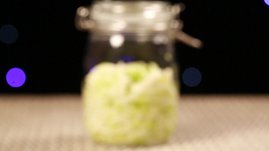 泡菜坛子里的榨菜咸菜视频