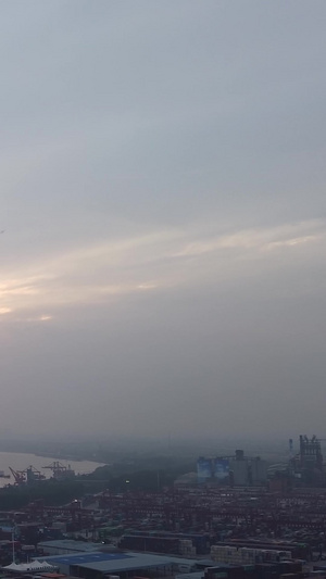 延时摄影日转夜航拍城市江景港口集装箱外贸货物运输工业素材城市天际线24秒视频