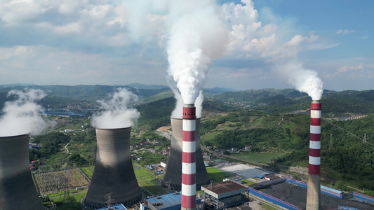 航拍工业能源火力发电厂烟冲废气排放环保视频