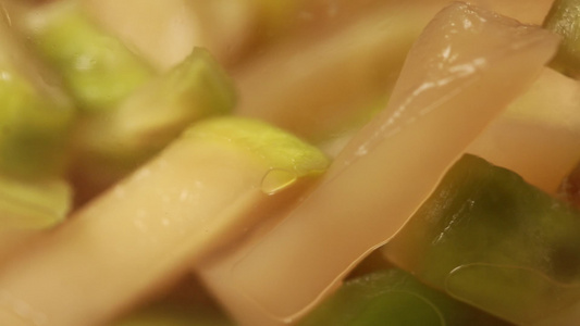 泡菜坛子里的榨菜咸菜视频